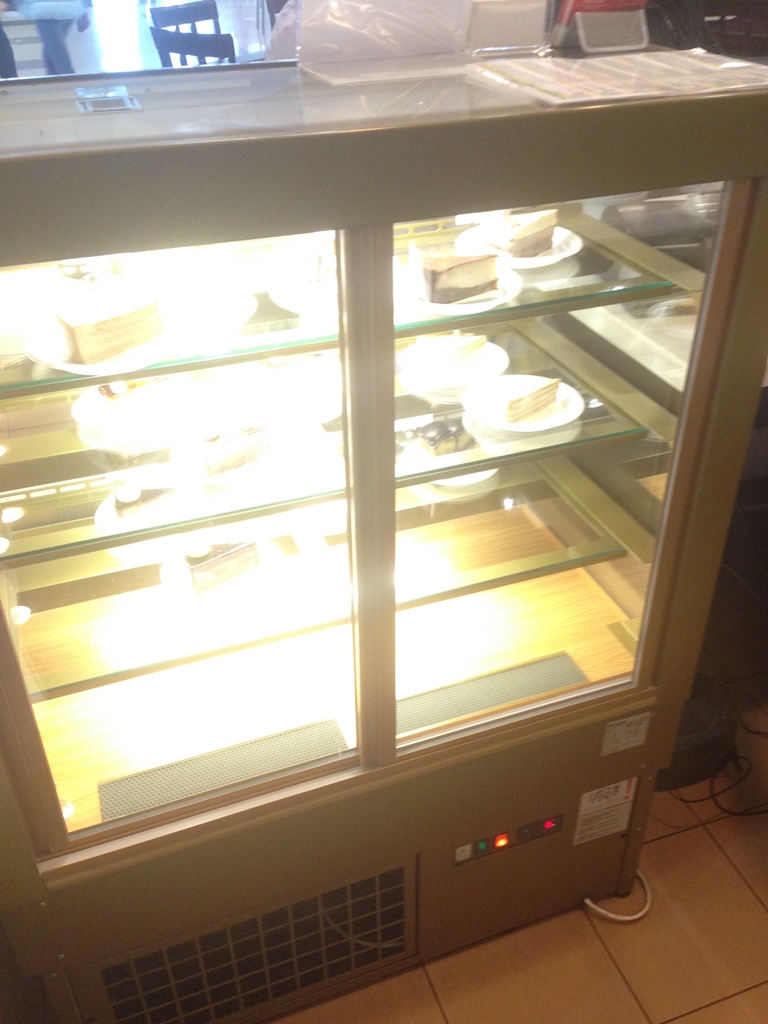 Ремонт холодильных и морозильных витрин 1